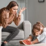 Како критиката влијае врз децата – и зошто треба да внимаваме како ја кажуваме