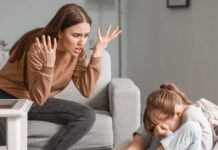 Како критиката влијае врз децата – и зошто треба да внимаваме како ја кажуваме
