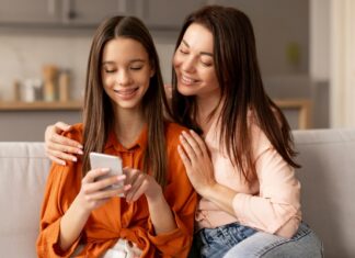 ПРАШАЊА ШТО ГРАДАТ ДОВЕРБА: Како да се поврзете со вашиот тинејџер