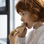 НЕ СЕКОЈ ДЕН ИМА МОЖНОСТ ЗА ГОТВЕНО: Зошто родителите не треба да чувствуваат вина за брзите оброци