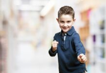 ПСИХОЛОЗИТЕ ОТКРИВААТ: Овие мали родителски постапки градат отпорност кај детето