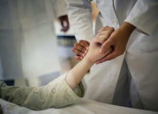 Нова брза крвна анализа открива сериозни инфекции кај децата за 15 минути