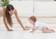 НАУЧНИЦИТЕ ОТКРИВААТ: Зошто некои бебиња проодуваат порано, а некои подоцна?