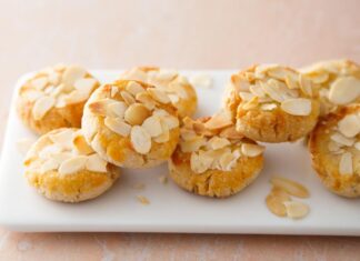 РЕЦЕПТ НА ДЕНОТ: Домашни бадем бисквити