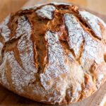 РЕЦЕПТ НА ДЕНОТ: Наједноставен леб што не се меси