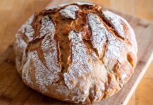 РЕЦЕПТ НА ДЕНОТ: Наједноставен леб што не се меси