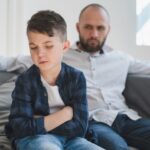 Кога детето не покажува почит: Четири знаци дека е време за нов пристап во воспитувањето