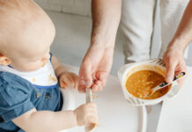 Невролог открива што треба и што не треба да јадат бебињата за здрав мозок