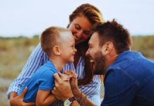 12 едноставни правила што можат да го олеснат родителството