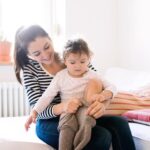 Самостојноста на детето започнува со облекувањето – не го прекинувајте