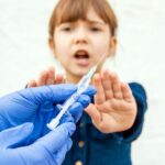 НЕСВЕСТИЦА, ПОТЕЊЕ, ЗАБРЗАН СРЦЕВ РИТАМ ИЛИ СРЦЕВИ ПАЛПИТАЦИИ: Како да им помогнете на децата да го надминат стравот од игли