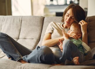 НАЈДОБРИ СОВЕТИ ЗА РОДИТЕЛИТЕ: Како да останете здрави кога детето е постојано настинато