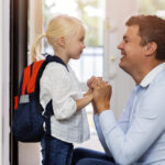 Колку пофалби им требаат на децата? Стручњаците велат – дури 100 до 460 дневно