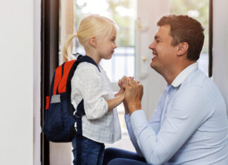 Колку пофалби им требаат на децата? Стручњаците велат – дури 100 до 460 дневно