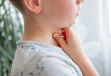 ДЕТСКИ БОЛЕСТИ ВО ЗИМА: Црвено грло кај детето – ангина или само вирус?