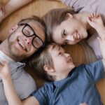 Четири едноставни начини како родителите можат да им покажат љубов на децата