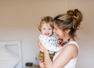 Зошто децата се смеат? И не, тоа всушност не е затоа што се среќни!