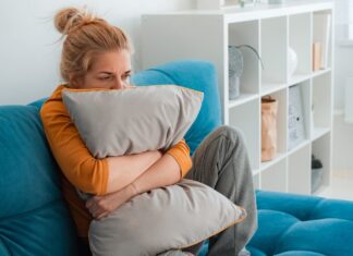 Овие навики често ги имаат луѓе што имале тешко детство (и не се ни свесни за тоа)