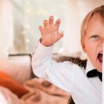 ФРУСТРАЦИЈА КАЈ НАЈМАЛИТЕ: Зошто малите деца се удираат себеси и како да реагирате