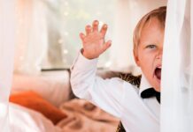 ФРУСТРАЦИЈА КАЈ НАЈМАЛИТЕ: Зошто малите деца се удираат себеси и како да реагирате