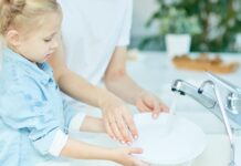 Кои домашни работи децата ги правеле во минатото, а родителите денес не им ги задаваат?