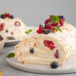 РЕЦЕПТ НА ДЕНОТ: Ролат со малини