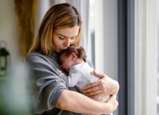 Европјанките стануваат мајки сè подоцна: Прво дете најчесто раѓаат околу 30. година