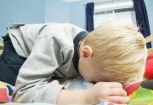 Како да ги научиме децата достоинствено да победуваат – и уште поважно, да прифаќаат пораз