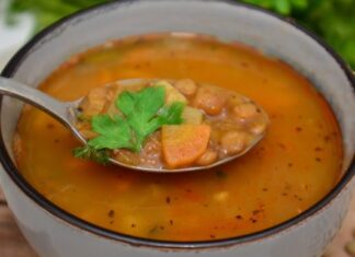 РЕЦЕПТ НА ДЕНОТ: Турска чорба со црвена леќа