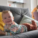 Рана изложеност на екрани кај бебиња: Зошто начинот на користење е поважен од времето