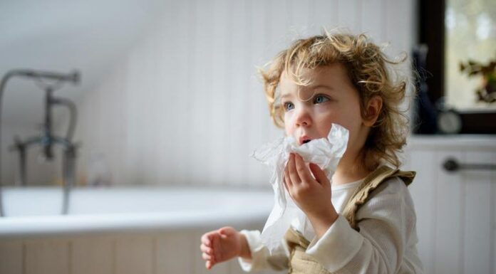 Едноставен трик од педијатар помага децата побрзо да ја пребродат настинката
