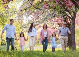 Пет исцрпувачки семејни навики што треба да ги прекинете