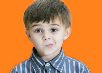 Што го предизвикува Туретовиот синдром кај децата и на која возраст започнува?