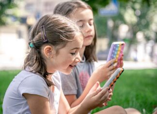 Дали родителите треба да бидат загрижени за употребата на вештачка интелигенција кај децата?