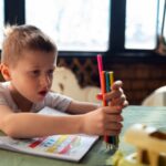 АУТИЗМОТ Е ПРЕКУМЕРНО ДИЈАГНОСТИЦИРАН: Анксиозните деца погрешно се етикетираат со доживотна состојба, предупредуваат врвни истражувачи