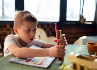 АУТИЗМОТ Е ПРЕКУМЕРНО ДИЈАГНОСТИЦИРАН: Анксиозните деца погрешно се етикетираат со доживотна состојба, предупредуваат врвни истражувачи