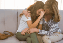 Тинејџерот ви вели ‘те мразам’? Еве како правилно да реагирате без да ја влошите ситуацијата