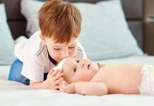 Рано лажење кај децата: Аларм или доказ за напреден развој?