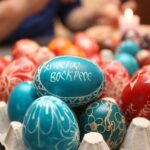 РЕЦЕПТ НА ДЕНОТ: Како да ги подготвите јајцата за бојадисување? 1 чекор е клучен за рамномерна и долготрајна боја без дамки