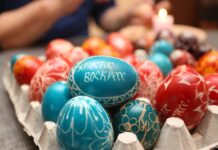 РЕЦЕПТ НА ДЕНОТ: Како да ги подготвите јајцата за бојадисување? 1 чекор е клучен за рамномерна и долготрајна боја без дамки