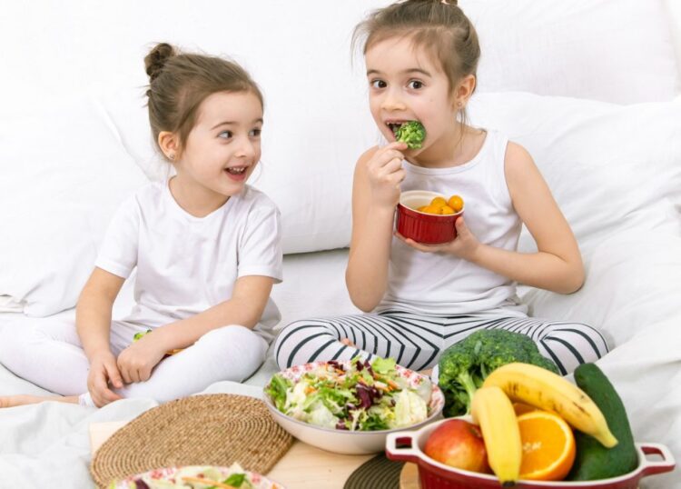 Шеќер, чипс и помфрит: Што велат педијатрите за детската исхрана