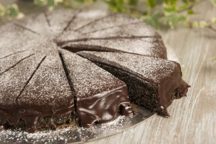 РЕЦЕПТ НА ДЕНОТ: Најбрза торта без печење – готова за 20 минути