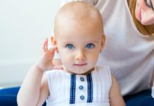 Кога е безбедно да му се дупнат ушите на детето? Педијатри откриваат што е најважно