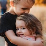 Зошто братот и сестрата постојано се караат, а сепак не можат еден без друг?