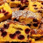 РЕЦЕПТ НА ДЕНОТ: Брз овошен колач со гриз и јогурт